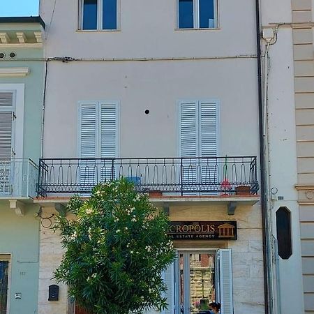 Acropolis Apartment Viareggio Bagian luar foto